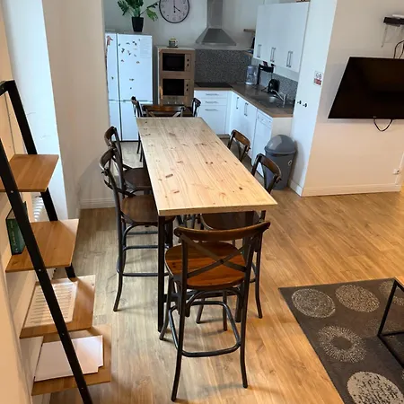 Large Elegant Duplex - 5 Bedroom - Center - Ac Apartment