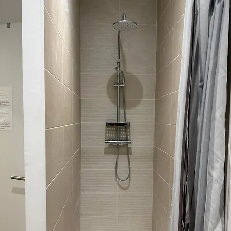 Large Elegant Duplex - 5 Bedroom - Center - Ac Apartment