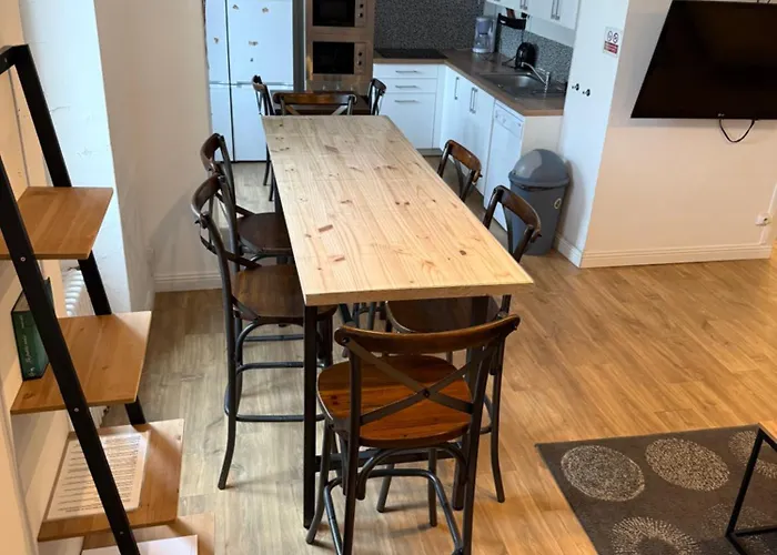 Large Elegant Duplex - 5 Bedroom - Center - Ac Apartment