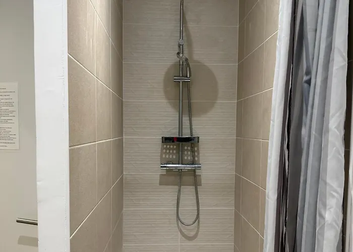 Large Elegant Duplex - 5 Bedroom - Center - Ac Apartment